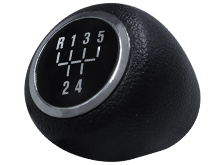 PERILLA P/PALANCA DE 5 VELOCIDADES GM. CRUZE 08-12 AVEO 02-17 NEGRA/CROM CHI.